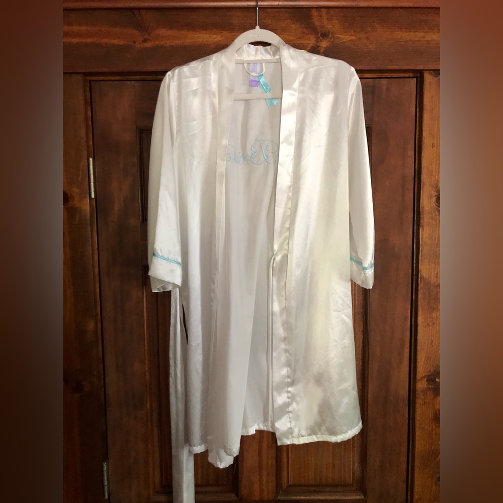 Bride Robe - Picture 2 of 3